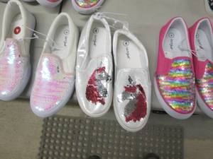 lot 241 image: 3 Pair NWT Shoes Size 4...