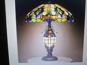 lot 327 image: Wicklow Stained Glass Table Lamp op...