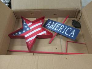lot 352 image: Solar America Garden Stake open box...