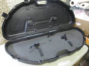 Plano Hard Shell Compound Bow Case ...