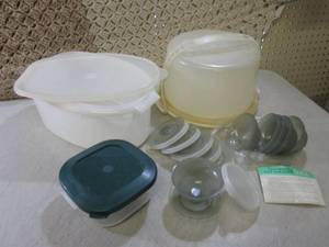 Assorted Vintage Tupperware Contain...