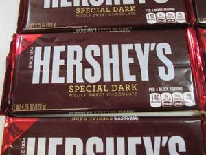 6 XL Hersheys Special Dark Mildly S...