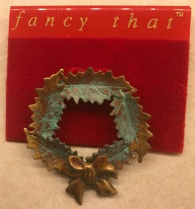 Fancy That Wreath Pin