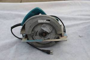 lot 16 image: Makita Circular Saw 7-14 5007NB