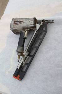 lot 18 image: Paslode Pneumatic Framing Nailer 350S