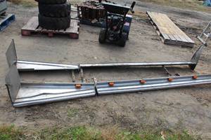 lot 53 image: Truck Side Skirts Running Boards with Side Marker Lamps