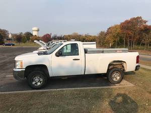 lot 1 image: 2008 CHEVY SILVERADO 2500 PICKUP  - 6.0 LITER VORTEC  - WEATHER GUARD TOOL BOXES - AIR WORKS - NICE TRUCK   (#1411)