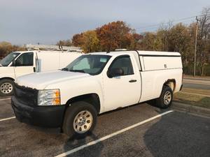 lot 4 image: 2009 CHEVY 1500 4X2 SILVERADO PICKUP - 5.3 LITER - TONS OF TOOL STORAGE NICE TOPPER - BED SLED (#1430)