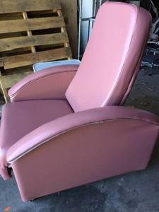 lot 1 image: MSRP $2200 WINCO PUSH BAR MOBILE Resident  Patient Nocturnal Elite Care Recliner Features LiquiCell Upholstery (Prevents Bed Sores) & Side Table Clinical Care Medical IV MEDS Administration Dialysis Recliner
