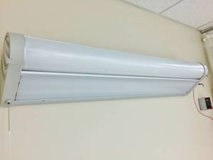 lot 3 image: MSRP $1000&nbspHigh Quality HSI Hospital Systems Inc&nbspAurora 48 Patient Room Overbed&nbspLight Fixture - Four Fluorescent Rapid Start Lamps wSeparate Circuits For The Down Light & The Up Light - Like New Condition