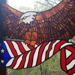 lot 1006 image: Proud Patriotic Eagle Stain Glass Art