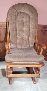 lot 601 image: Traditional American Bowback Glider