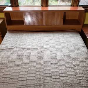 lot 521 image: Mid-Century Full Bed Frame