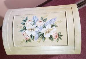 lot 610 image: Floral Painted Trunk Chest