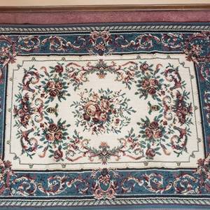 lot 902 image: Cairo Floral Area Rug 3.10 x 5.9