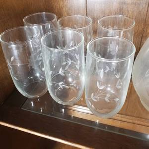 lot 1406 image: Pitcher and Glasses Set