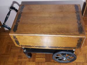 lot 416 image: Beautiful Hitchcock Ethan Allen Tea Cart