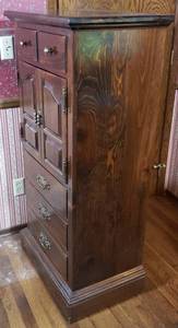lot 604 image: Gorgeous Ethan Allen Jewelry Cabinet