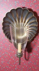lot 1116 image: Vintage Clam Shell Sconces