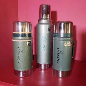 lot 2804 image: Stainley Thermos Bundle