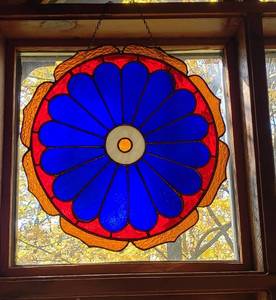lot 1016 image: Blue Daisies Pendent Stain Glass