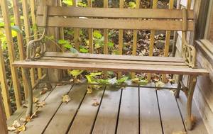 lot 910 image: Iron Garden Bench (B)