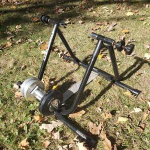 lot 2305 image: Road bike Track Stand