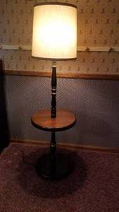 lot 721 image: Hitchcock Standing Floor Lamp and Tray Table