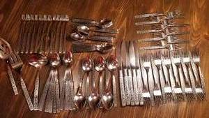 lot 1405 image: Vintage Oneida Stainless Flatware - Spanish Court Pattern