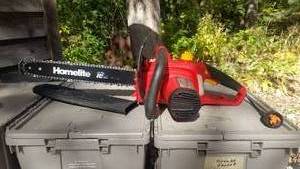 lot 2700 image: Homelit 16 Inch Chain Saw