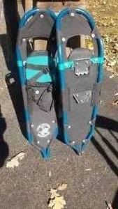 lot 2406 image: Blue Frame Good Thunder Snow Shoes