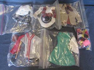 Barbie & Ken outfits with accessori...