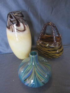 Art glass 12 vase, glass handbag...