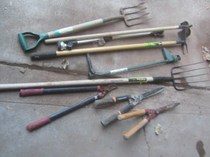 Fork - 5 tine, garden fork, grabber...