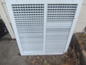 Louvered vent, 19x22.5 heavy...