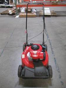 lot 7 image: Troy-bilt 21 in. 140 cc 550e Series Briggs & Stratton Gas Walk Behind Self Propelled Lawn Mower w 2-in-1 TriAction Cutting System TB200