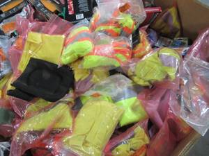 lot 122 image: WHOLESALE MIXED PALLET OF SAFTEY VESTS, AUTOMOTIVE SUPPLIES AND MORE