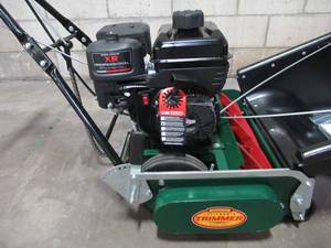lot 10 image: California Trimmer Classic Standard 20 in. 7-Blade Briggs & Stratton Gas Walk Behind Self-Propelled Reel Lawn Mower RL207H-BS550