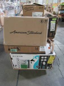 lot 135 image: WHOLESALE MIXED PALLET OF BATHROOM TUBS, SHOWER WALL, TOILET ACCESSORIES