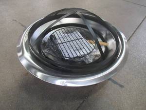 lot 324 image: Harbour Gardens Fire Bowl - Slight dents and missing screws.