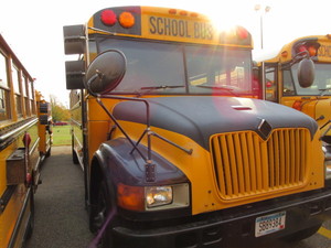 lot 490 image: 2003 INTERNATIONAL SCHOOL BUS