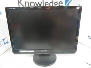 Samsung 22 in LCD Monitor wstand