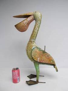 lot 9 image: Large Metal Pelican YardGarden Statue