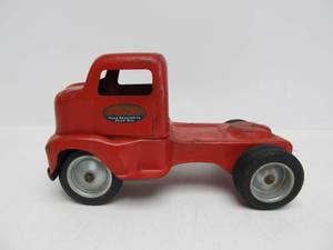 lot 28 image: Nice Vintage 1950s TONKA Truck