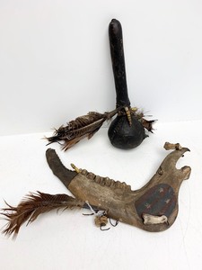 lot 46 image: Old Vintage Native American American Flag Painted Jawbone & Leather Rattle