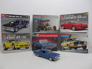 lot 117 image: Lot of Vintage etc Classic Car Model Kits
