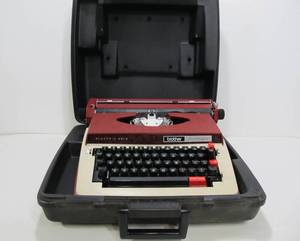 lot 134 image: Vintage BROTHER Power Carriage 2 Typewriter wCase