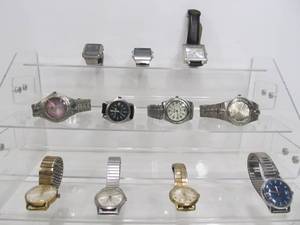 lot 136 image: Estate Lot of Vintage etc Mens Watches