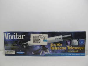 lot 143 image: Brand New Vivitar Refractor Telescope