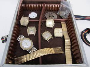 lot 147 image: Estate Lot of Vintage Mens Watches, Bands & Parts